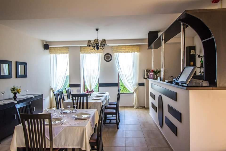 Pensiunea Perla Neamtului Minastirea Neamt Εξωτερικό φωτογραφία